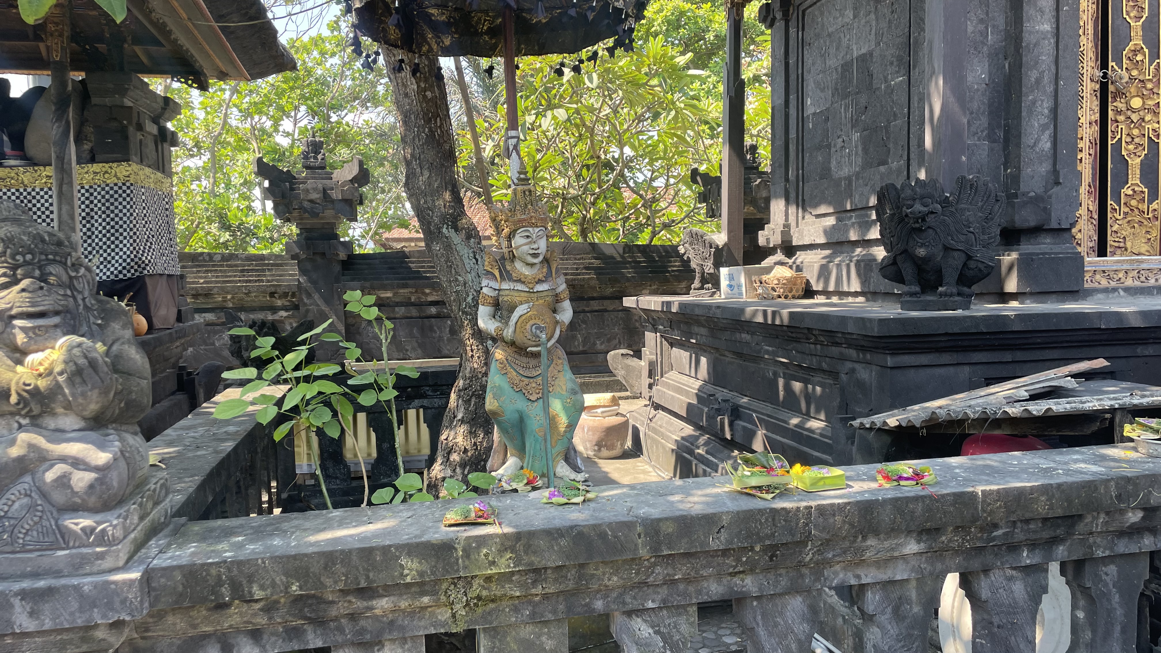 Utama Mandala - Sumur Suci.jpg